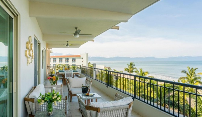 Hear the waves! Beachfront condo with large terrace , Playa Royale