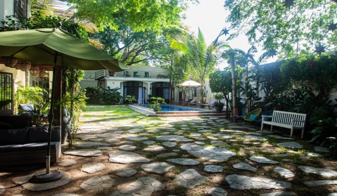 Villas Parota Inn