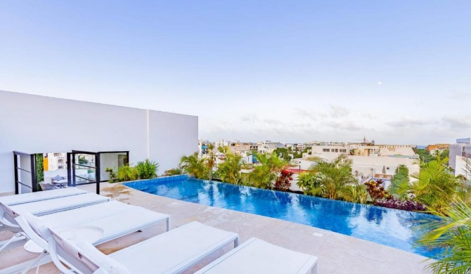 Beautiful Rooftop Pool at Menesse & Perfect Location