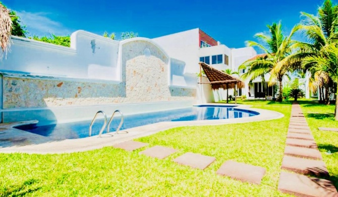 Gorgeous 22 People Villa With Pool Playacar Phase 2