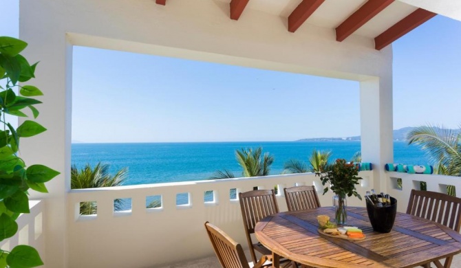 Amazing ocean view in beachfront condo Flamingos Beach Club