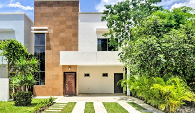 Luxe Playa Del Carmen Home with Pool - Walk to Beach