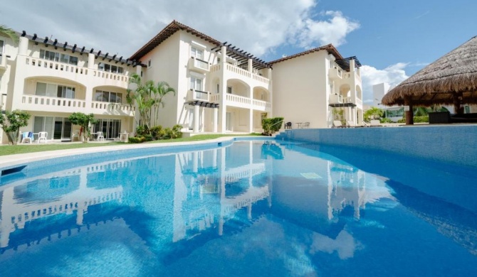 Tormenta 5 - Coco Beach 2 Bedroom only 1 Block to the Beach - At Luna Maya Condos