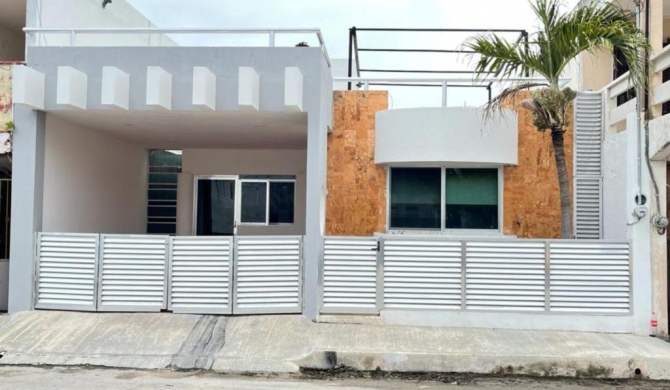 Casa con alberca en el centro de Puerto Progreso