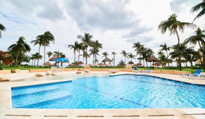 Peaceful & Rustic Apartment Beachfront, Swimming Pool & Terrace Awesome Amenities