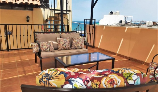 Loft with rooftop deck in the Malecon - Unit #206