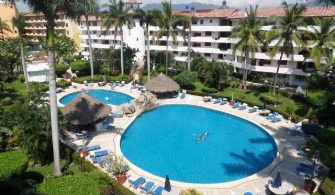 Beautiful pool view, base floor, Marina Vallarta