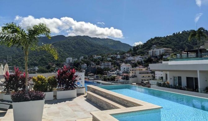 Luxe Puerto Vallarta Condo, Steps from it All