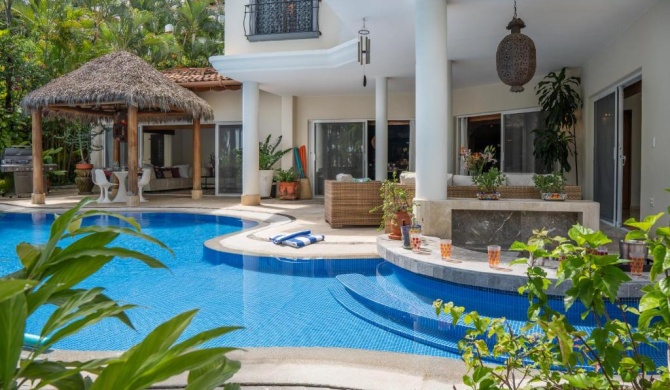 Private Home/Pool-Heated/9 Adults/5 bedrooms/3.5 bathrooms-Cielo Oasis