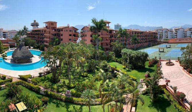 Sunny Apartment In The Heart Of Marina Vallarta