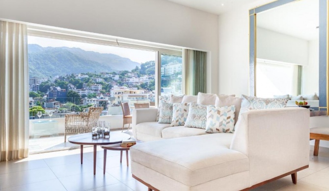 Zenith 601, Zona Romantica, 2 Balconies with Incredible Views, Rooftop Pool