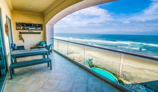 #1 Oceanfront Condo w/ Jacuzzi, Pool & BBQ