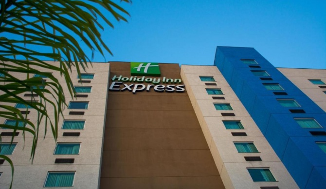 Holiday Inn Express Saltillo Zona Aeropuerto, an IHG Hotel