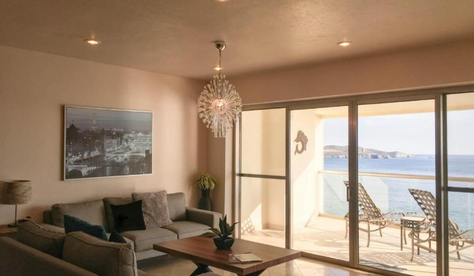 Oceanview 8th Floor Playa Blanca Condo