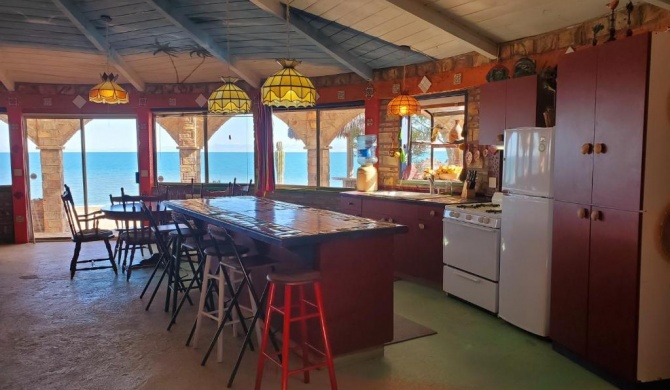 Casa Baja - Beachfront Rental