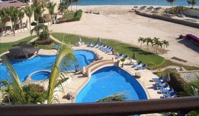 Beachfront! Gorgeous 3 Bedrooms Unit At Las Mananitas!