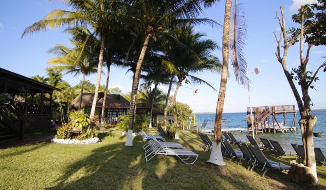 Coras Place Bacalar Lagoon front