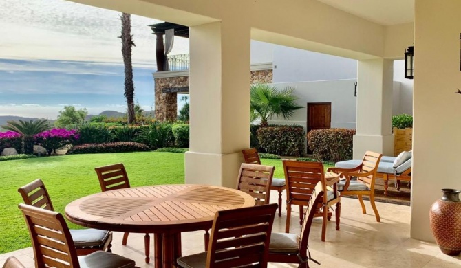 Querencia 3 BDR Villa With Private Airport Pick Up!