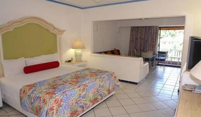 1BR Nautical Suite Sleep 4 in Cabo