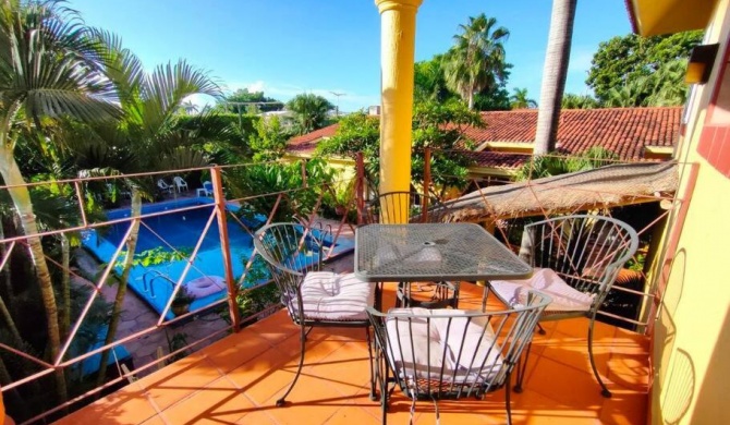 Appt for 2 with balcony and view to sunset and pool