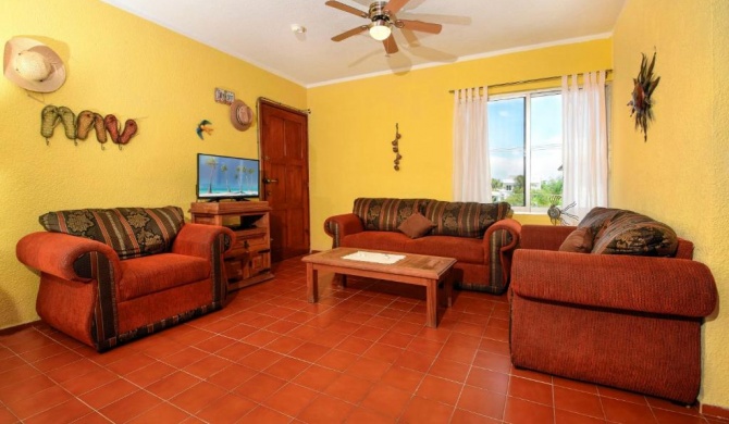 Centrally Located Top Floor Condo with Rooftop Access Buena Vista 3A