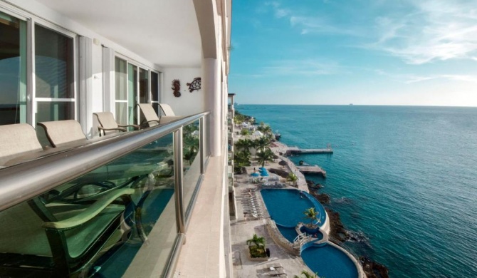 Luxury Penthouse with Incredible Ocean View and Sunsets Cantil PHCN