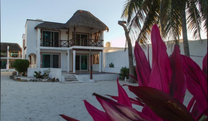 Moonlight vacation beach house in Yucatan