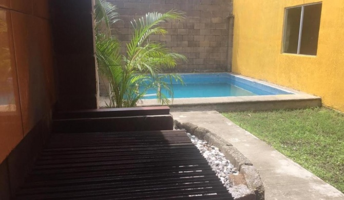 Casa en Temixco Morelos, alberca privada y asador.