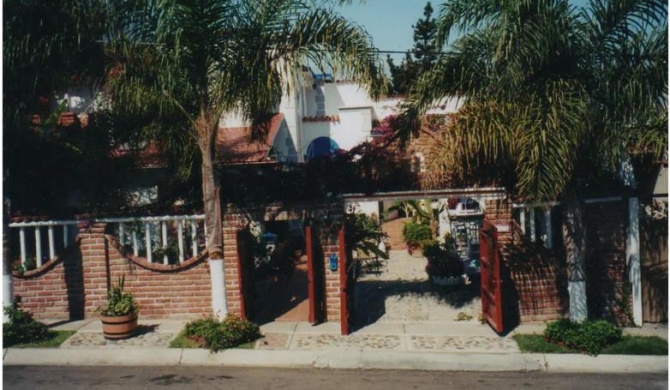 Welcome To Casa OLE Playas de Tijuana 5-Rooms 14-Guests close to Shoping Center & Beach