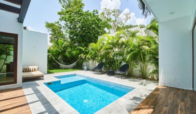 Casa Mallorca Tropical Vibes Private Pool Backyard With Grill Sunroof & Hammock Concierge & Wifi