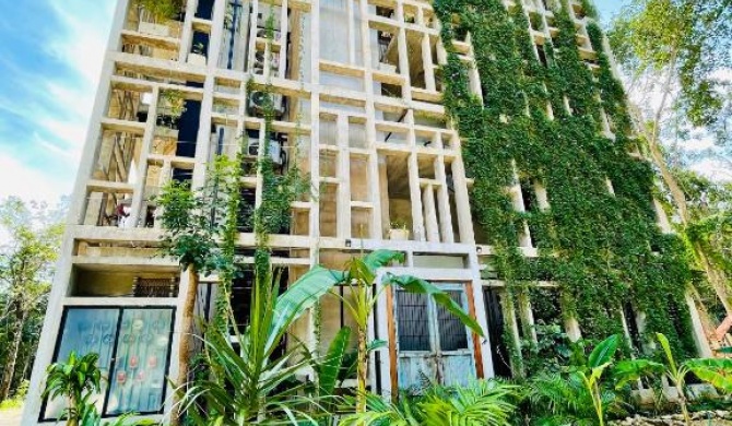 Eco-Chic Condo Halaken