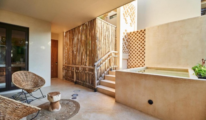 Fantastic Ground Floor Condo in La Veleta Stunning Private Terrace and Plunge Pool Fully Equipped