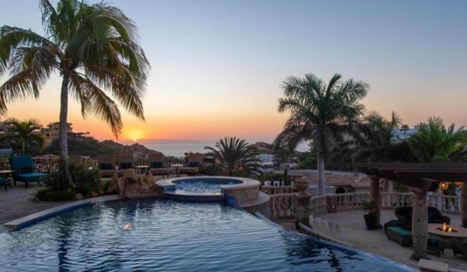 Stunning 6BD Pedregal Villa Maria