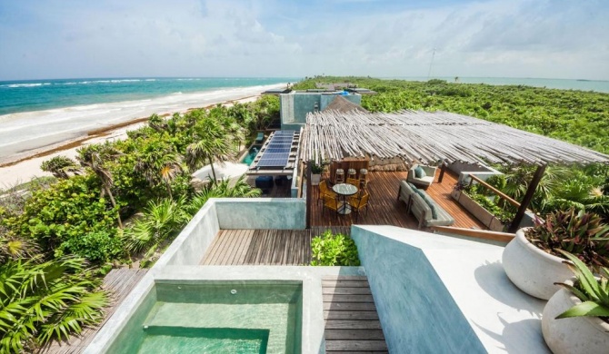 luxury beachfront villa in Sian Kaan