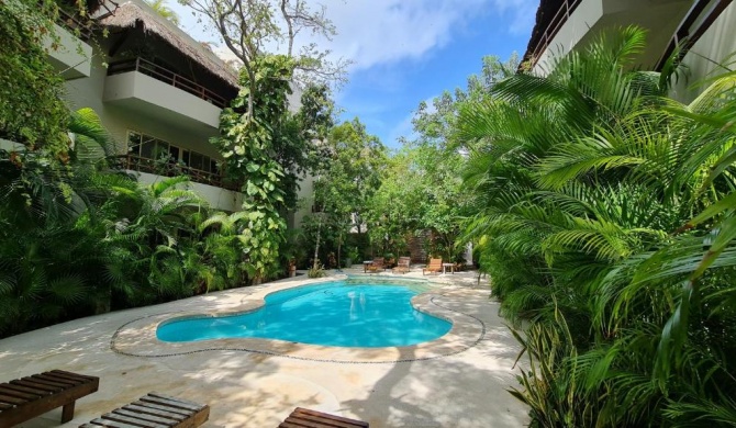 Outstanding Duplex Condo w/rooftop in Tulum