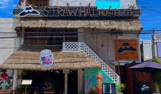 Straw Hat Hostel & Rooftop Bar