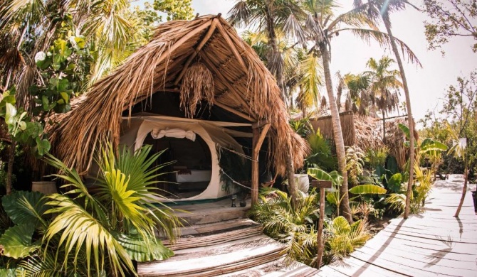 Uman Glamping & Cenote Tulum