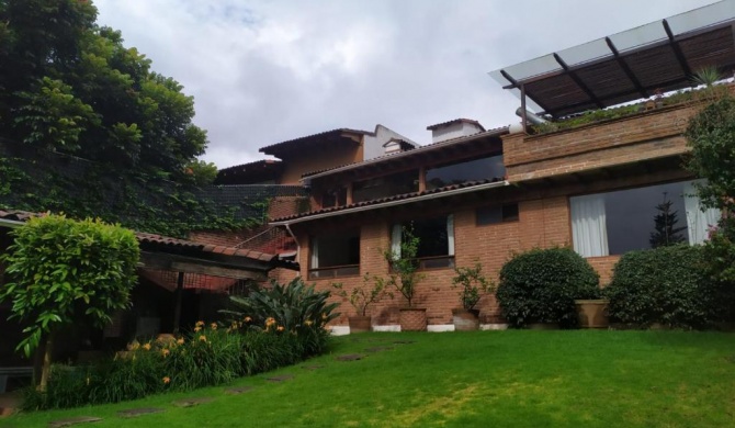 Encantadora casa en Valle de Bravo.