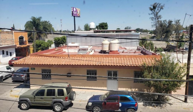 Casa Zona Iteso, Expo Guadalajara, Plaza del Sol, Bugambilias.