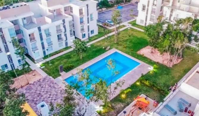 Lovely 2-bedroom condo with pool