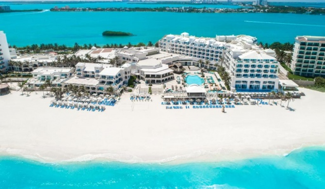 Wyndham Alltra Cancun All Inclusive Resort