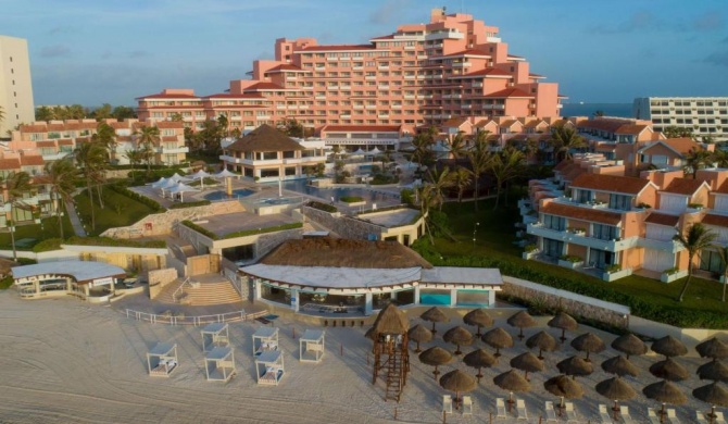 Wyndham Grand Cancun All Inclusive Resort & Villas