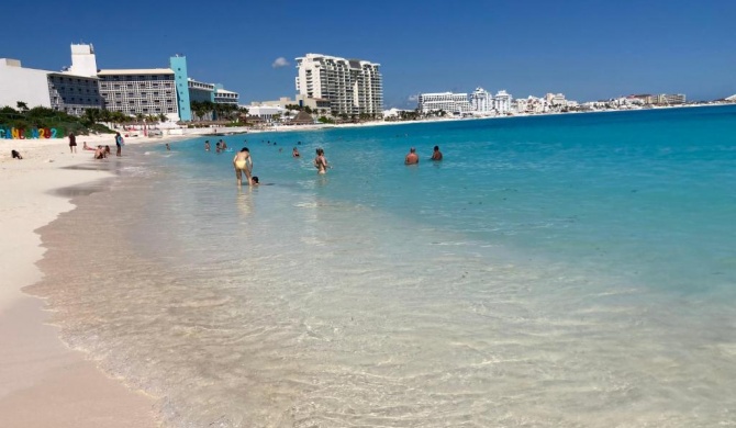 Cancun Oceanfront, Entire Apartment