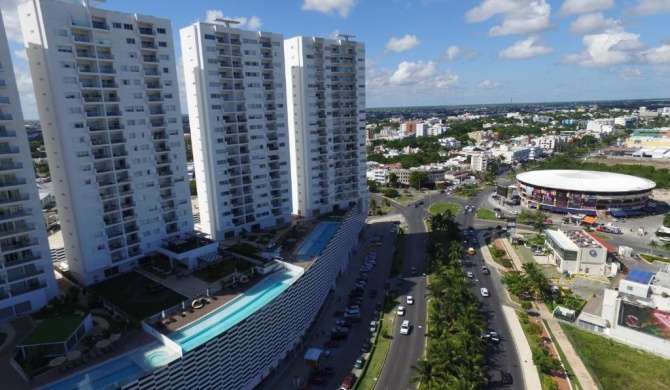 Suites Malecon Cancun