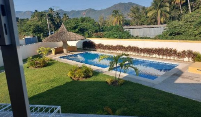 Cómoda Casa en Acapulco con alberca y jardín