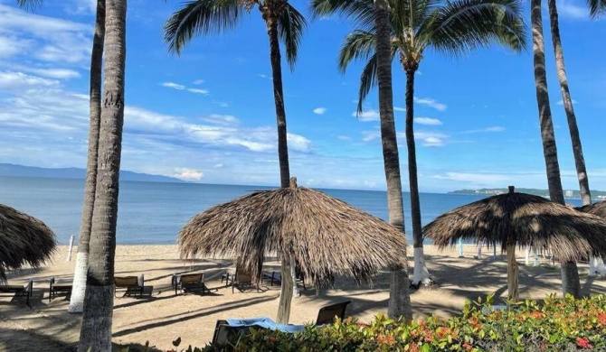 Brisas Vallarta - Just steps from the beach!