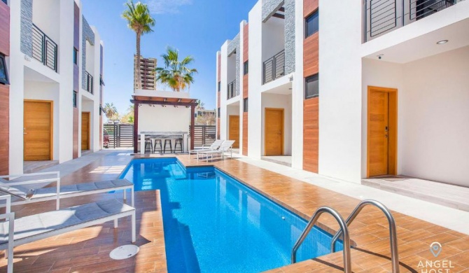 New Private Rooftop Townhome with Pool Onsite Steps to Beach