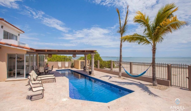 Private Beach & Oceanfront Resort-style Pool Home