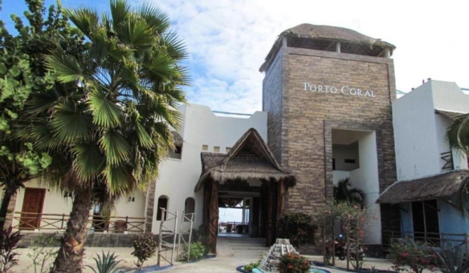 Porto Coral Hotel & Suites