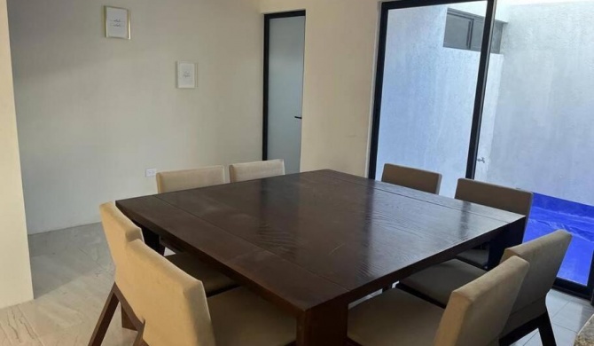 Casa de lujo para 11 personas, con alberca céntrica, pet friendly, con estacionamiento CASA LEYRE